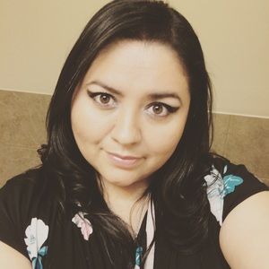 Meet your Posher, Gloria